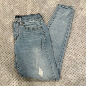 🌻 Aeropostale Size 4 Skinny Jeans 🌻